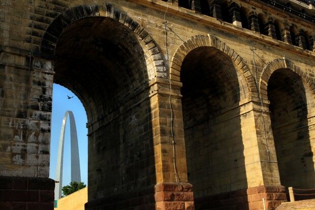 Arches on the north side of the Eads Bridge